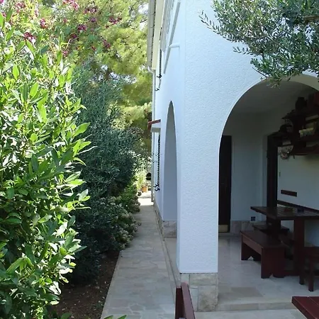 Nevenka Apartamento *